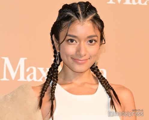 ローラ、LA豪邸での料理姿公開  広々テラスにも「素敵」と反響