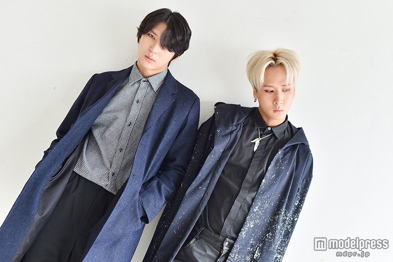 モデルプレスのインタビューに応じたVIXX LR（左から）レオ、ラビ