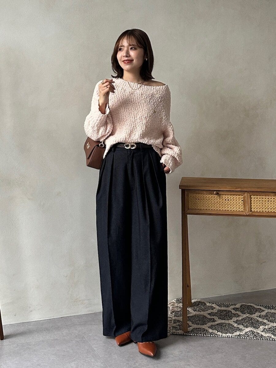 2026春大人女性おすすめピンクニットきれいめワイドパンツコーデ
