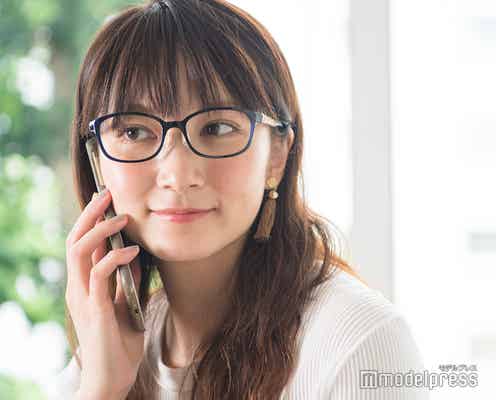 ディズニーキャラがチラ見え!大人×オシャレな“垢ぬけ”メガネの選び方