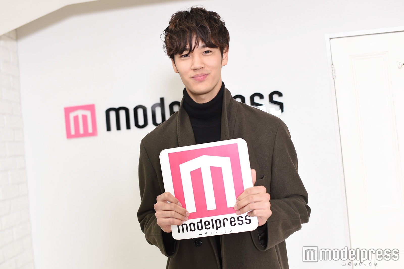 （C）モデルプレス