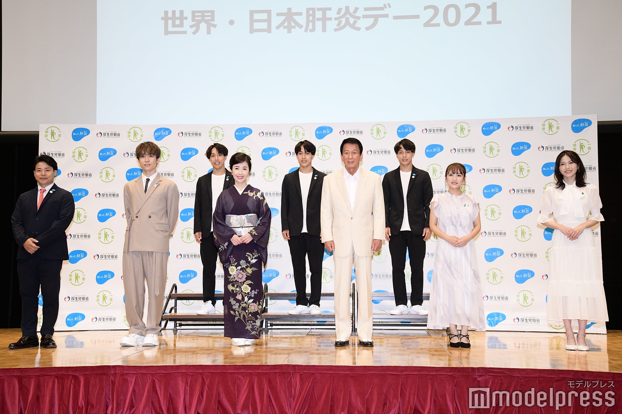 （上段）佐藤三兄弟（下段左から）清水宏保、TETSUYA、伍代夏子、杉良太郎、高橋みなみ、横山由依（C）モデルプレス