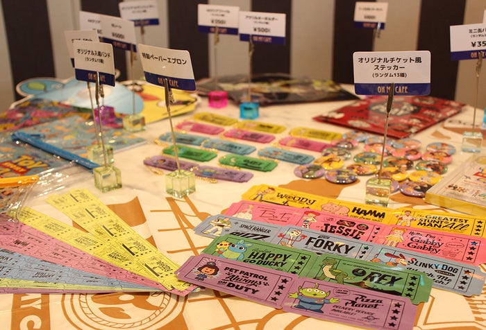 オリジナルデザインの特典ステッカー（提供画像）