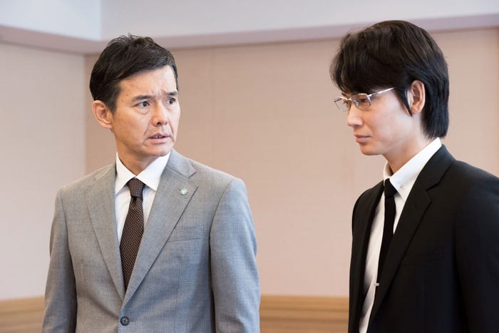 渡部篤郎・綾野剛/「ハゲタカ」第2話より(C)テレビ朝日
