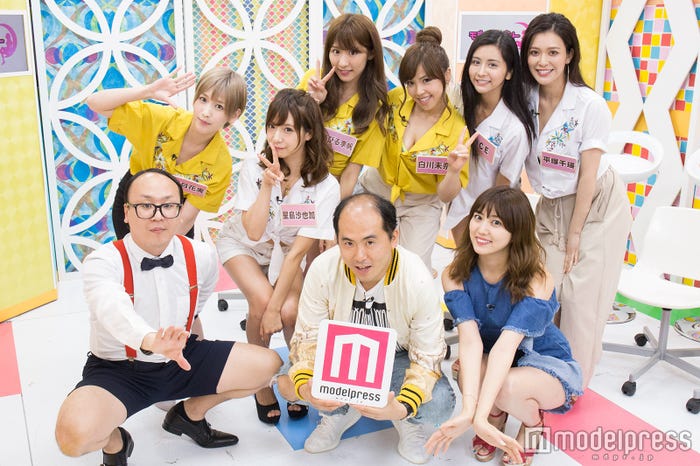 (前列左から)たかし、斎藤司、岩崎名美(後列左から)夏目花実、星島沙也加、あびる李帆、白川未奈、ICE、平塚千瑛 (C)モデルプレス