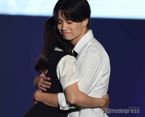 「今日好き」田仲埜愛&伊藤航“わたのあ”カップル、ステージ上で密着ハグ【TGC松山2024】