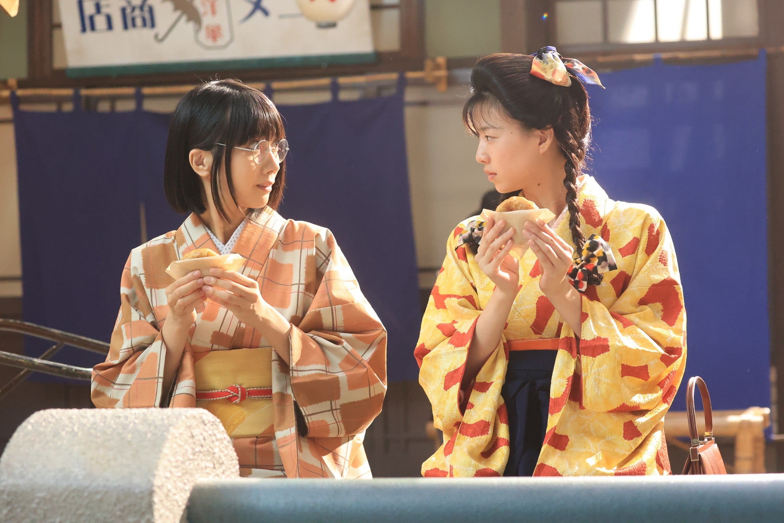 松本穂香、片山友希「嘘解きレトリック」第3話（C）フジテレビ