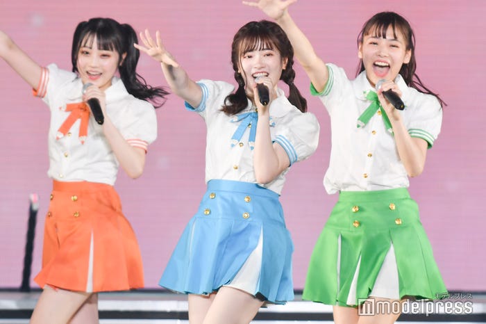 武藤小麟(中央)(C)モデルプレス