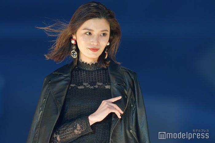 島袋聖南(C)モデルプレス