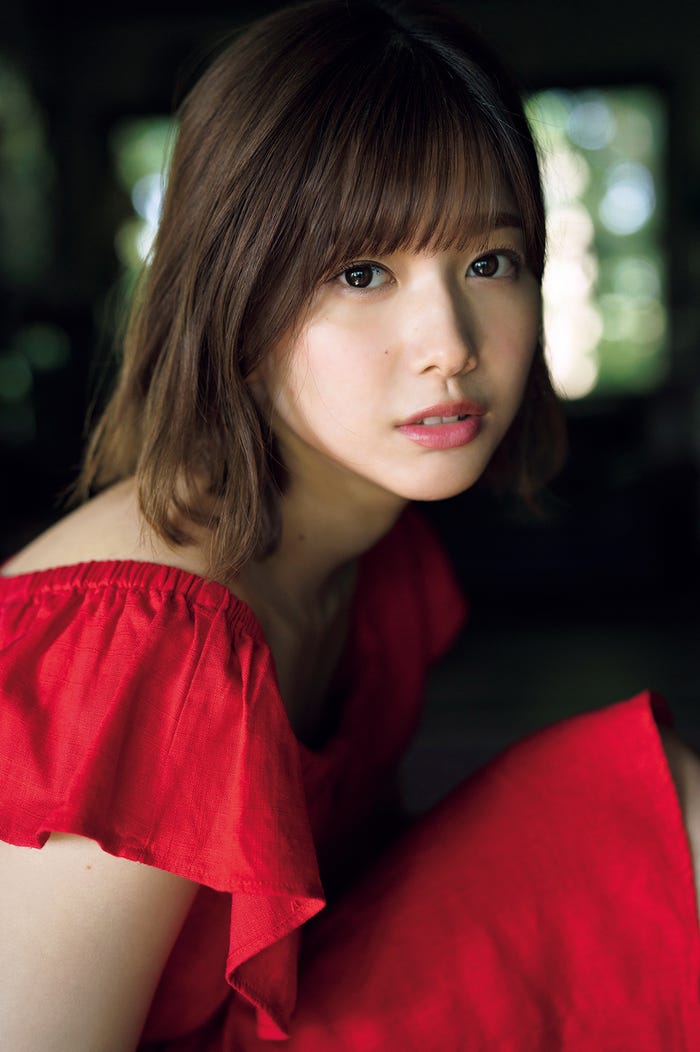 渡邉理佐(C)佐藤佑一、光文社
