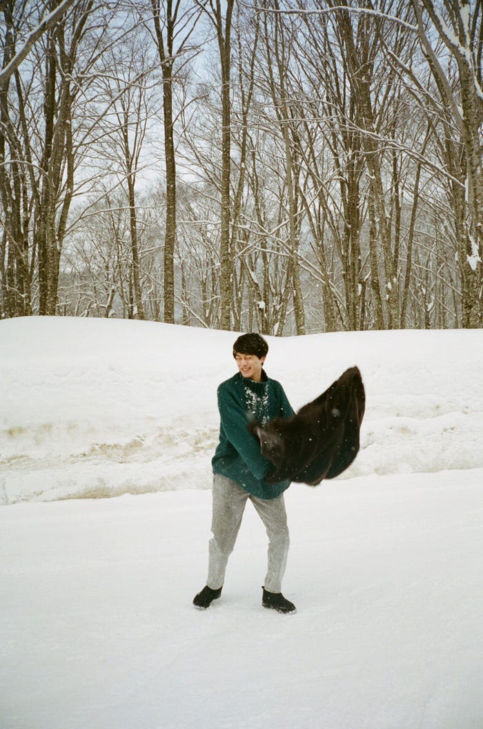 坂口健太郎/撮影:田邊 剛(画像提供:集英社)
