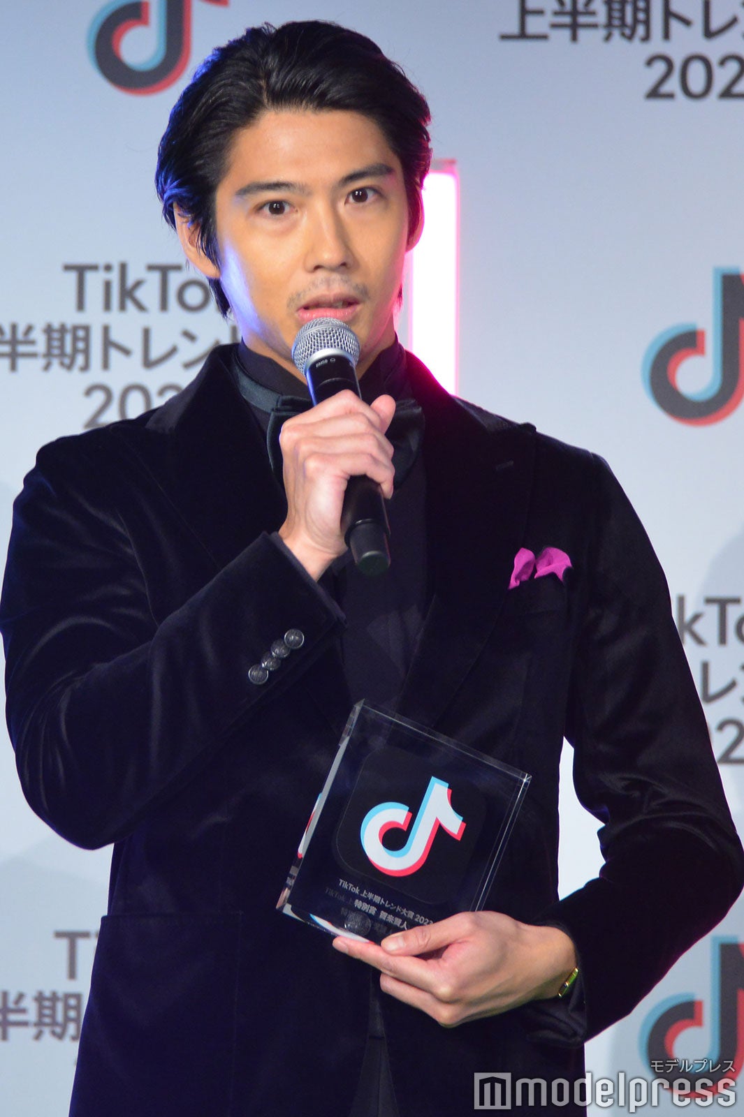 賀来賢人（C）モデルプレス