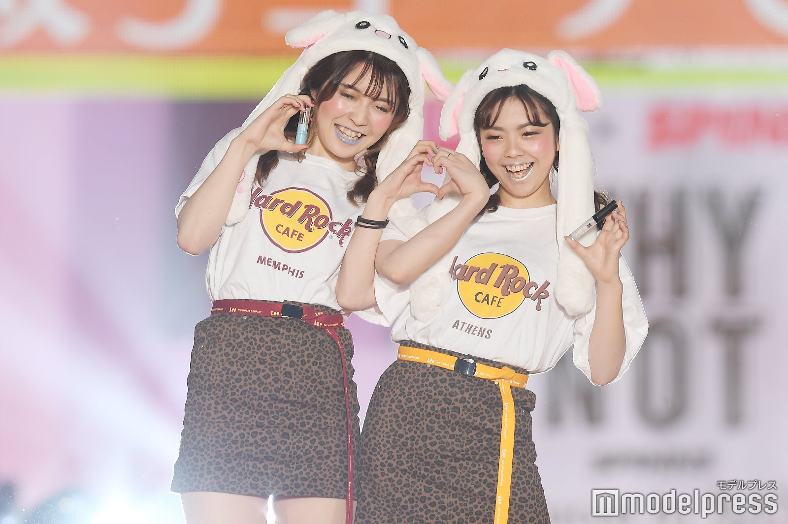 双子コーデで遊園地がテーマ （C）モデルプレス