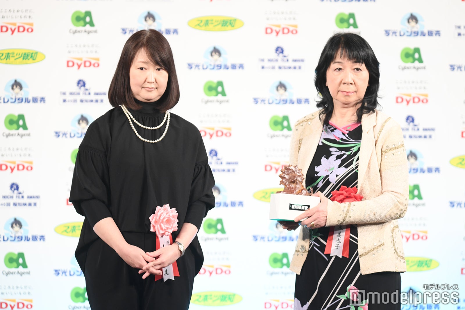 山田恵美、高木美也子氏（岡田裕介氏の代理）（C）モデルプレス