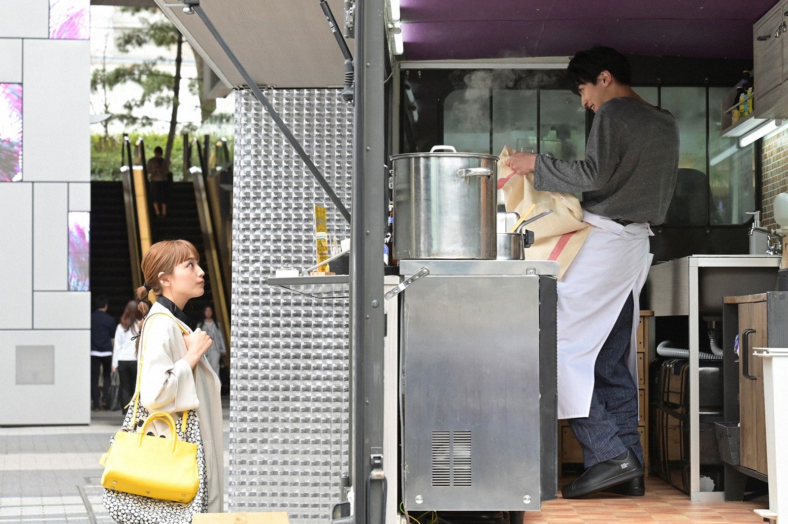 川口春奈、横浜流星「着飾る恋には理由があって」第2話より（C）TBS