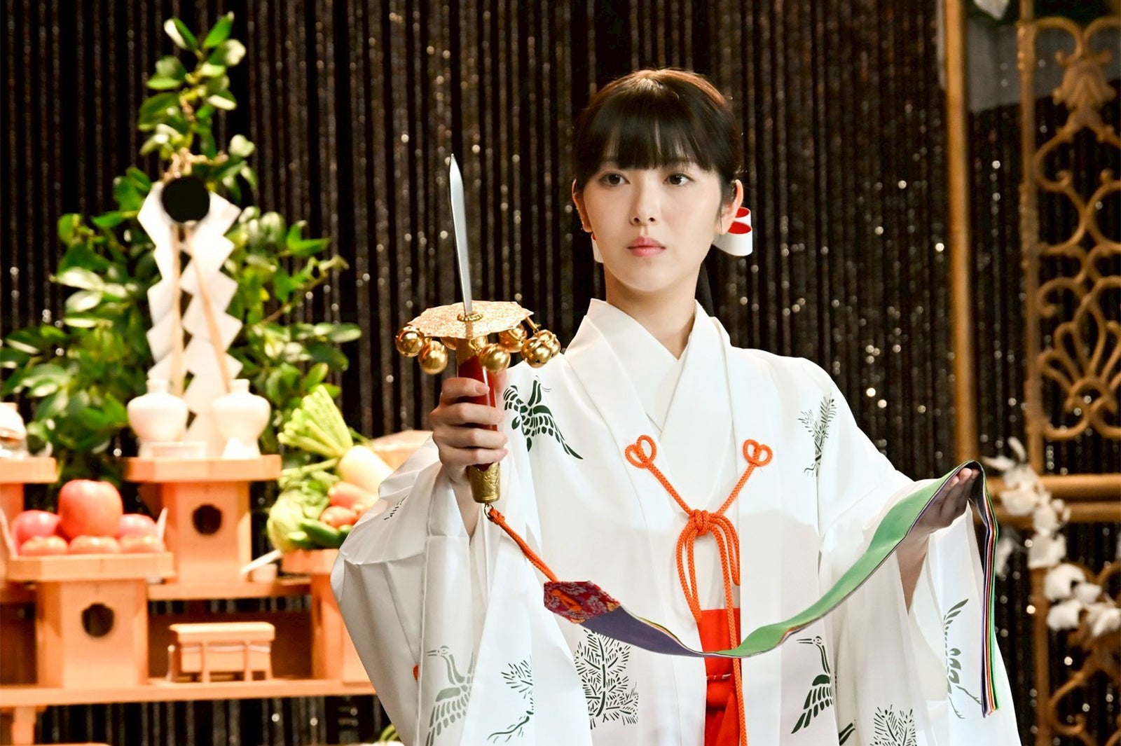 浜辺美波「もしもこの世が舞台なら、楽屋はどこにあるのだろう」第5話（C）フジテレビ