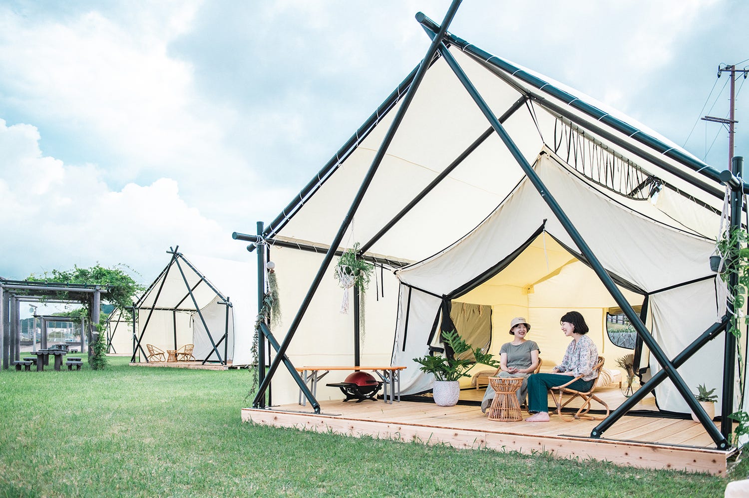 和歌山「ブルービーチ那智」海辺の新グランピング&カフェが誕生