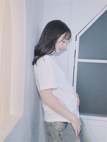 元乃木坂46 能條愛未、"ふっくらお腹"ショットで妊娠報告「三人で歩んでいけることを楽しみに」