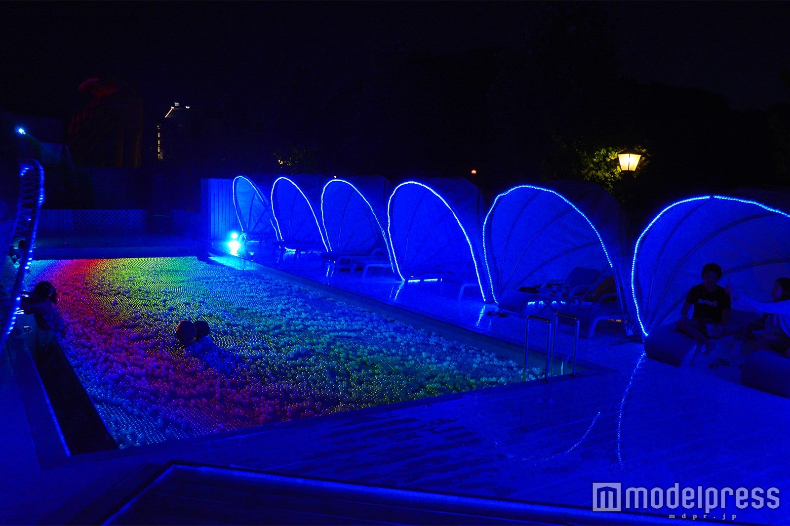 大人のラウンジプール （C）モデルプレス