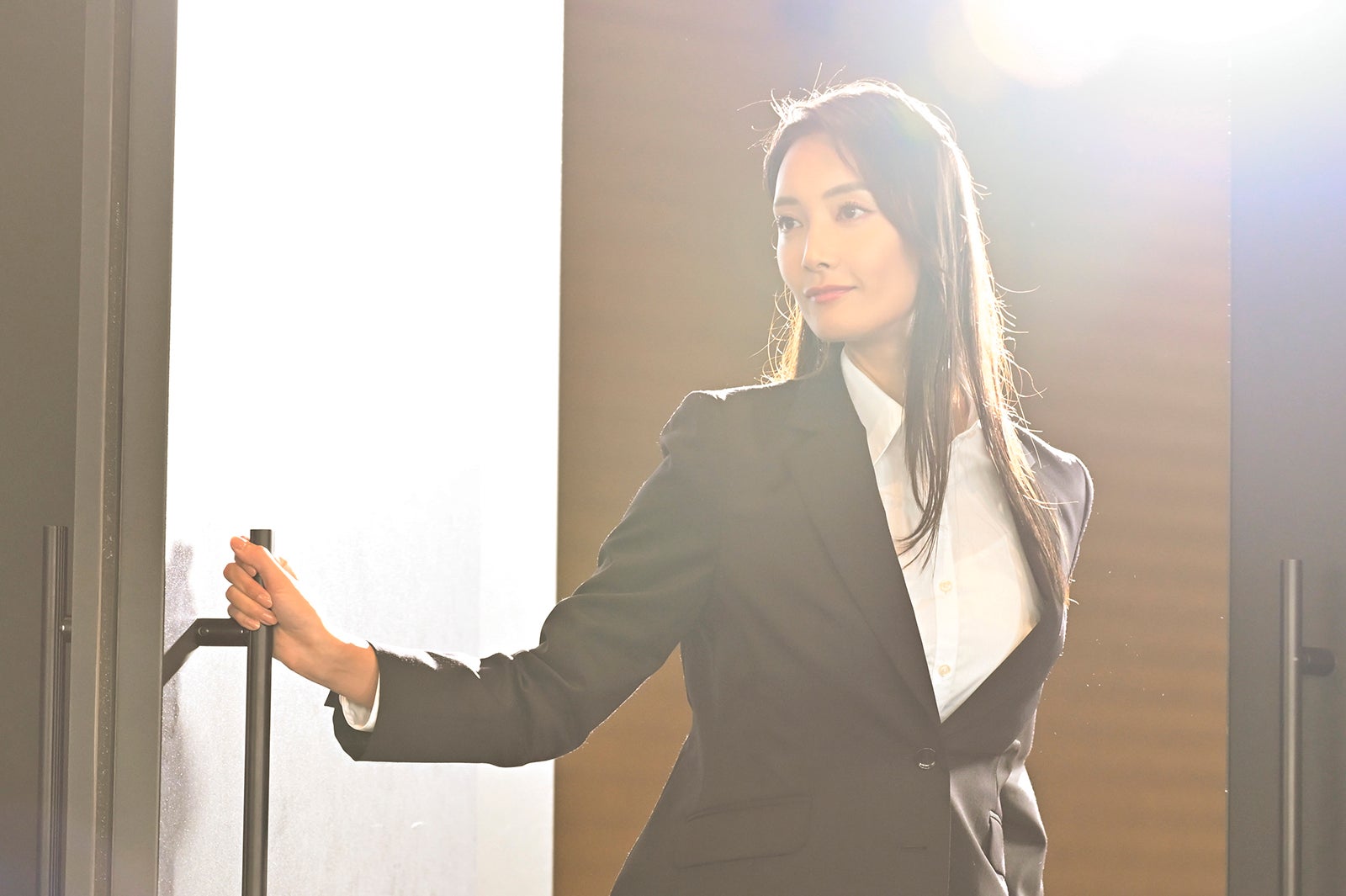 菜々緒「無能の鷹」第1話（C）テレビ朝日