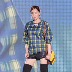 モデルとしてランウェイに登場したジュヨン