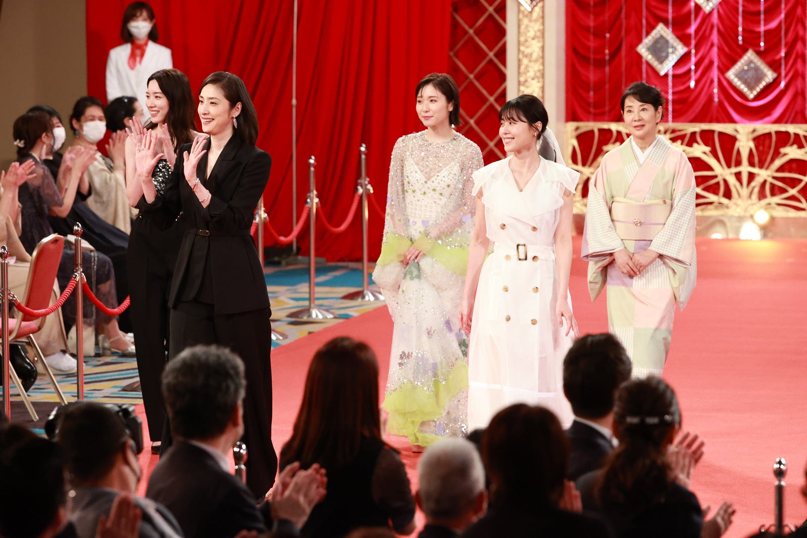永野芽郁・天海祐希・松岡茉優・有村架純・吉永小百合 （C）東京写真記者協会