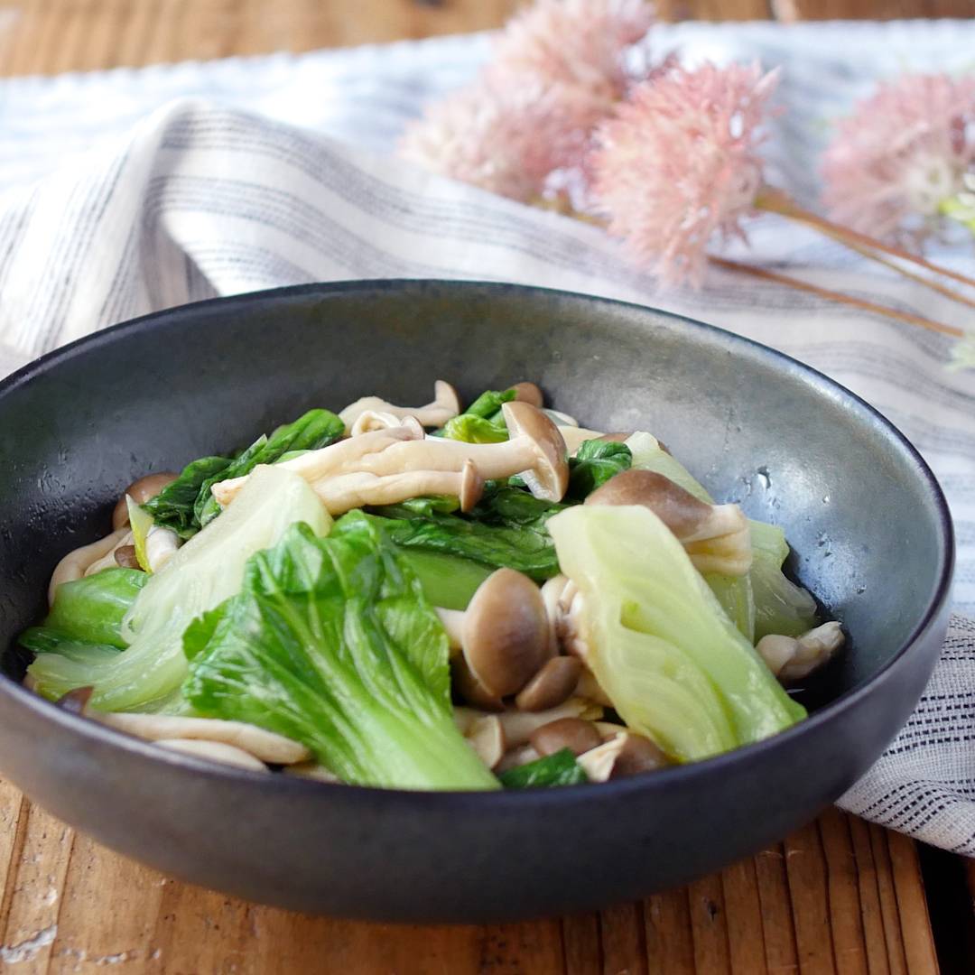 あとひと品に!チンゲン菜としめじの中華風お浸し