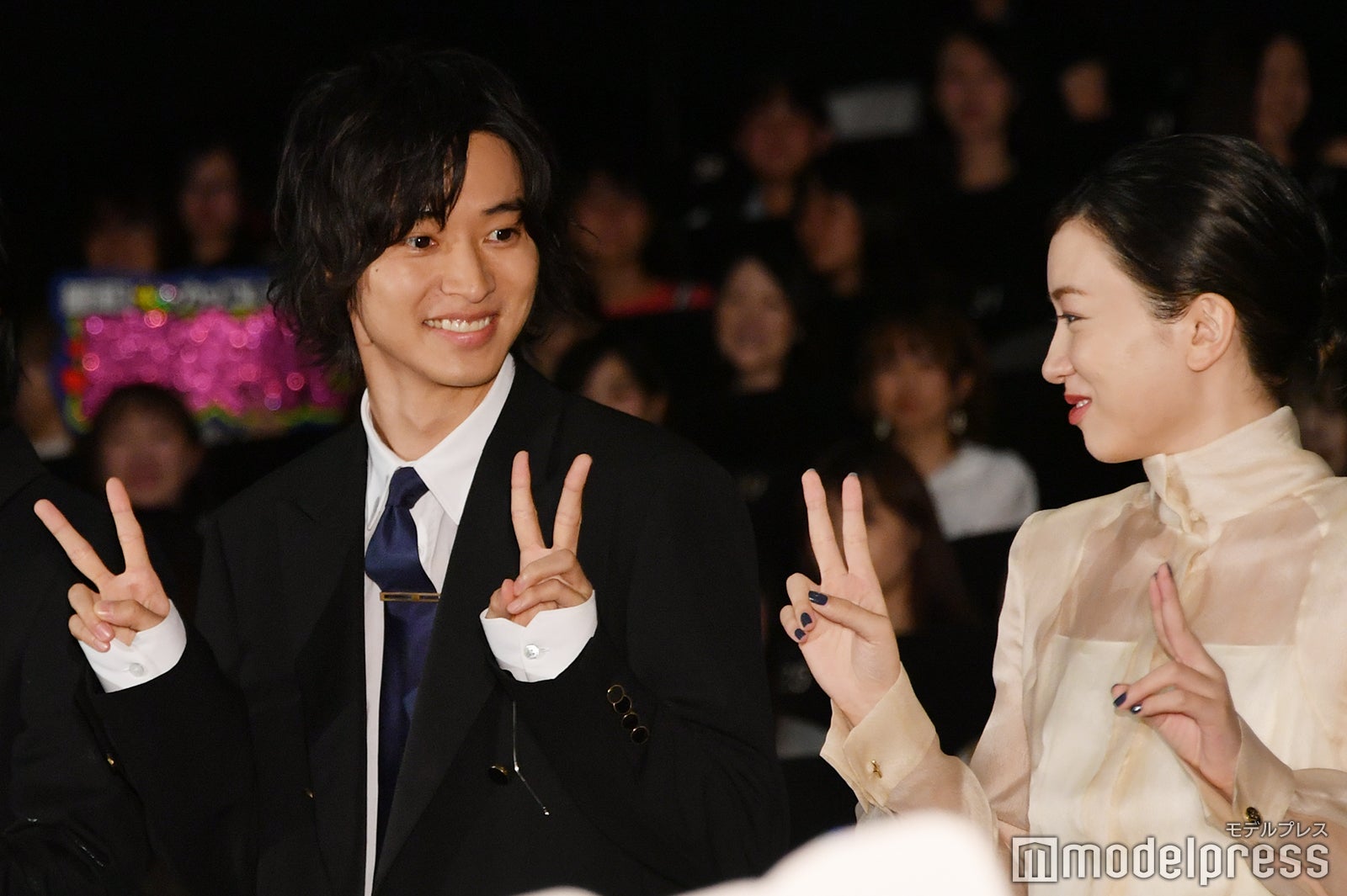 山崎賢人、永野芽郁 （C）モデルプレス