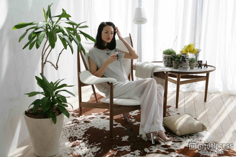 冨永愛が明かす、日本と海外の“ライフスタイルの違い”＜インタビュー＞