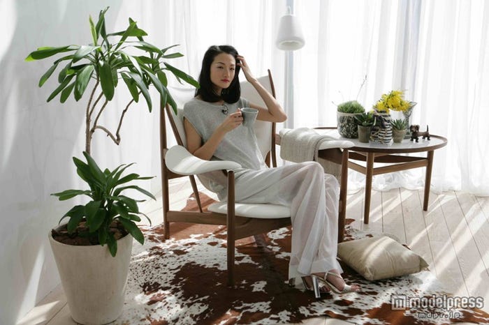 新番組「ライフデザインラボ」のMCを務める冨永愛