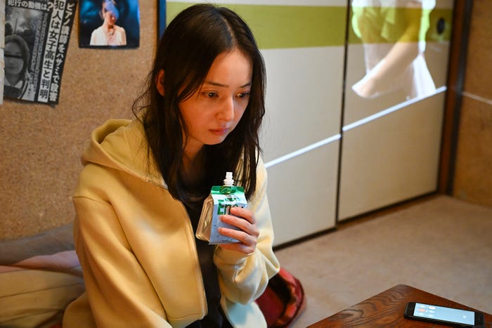 佐々木希「地獄の果てまで連れていく」第4話(C)「地獄の果てまで連れていく」製作委員会