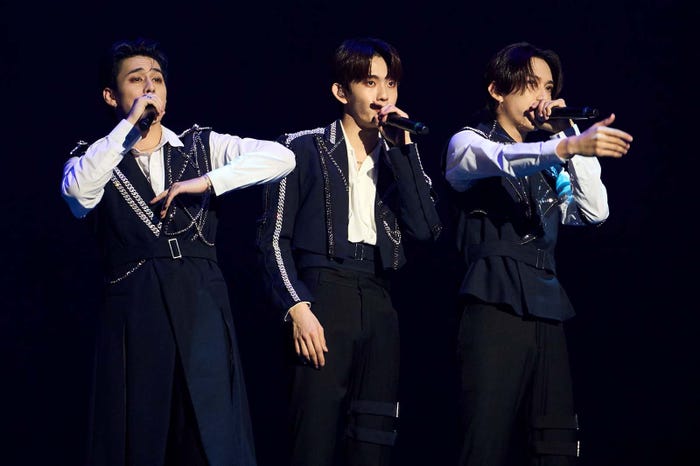 西洸人、田島将吾、池崎理人(C)LAPONE ENTERTAINMENT