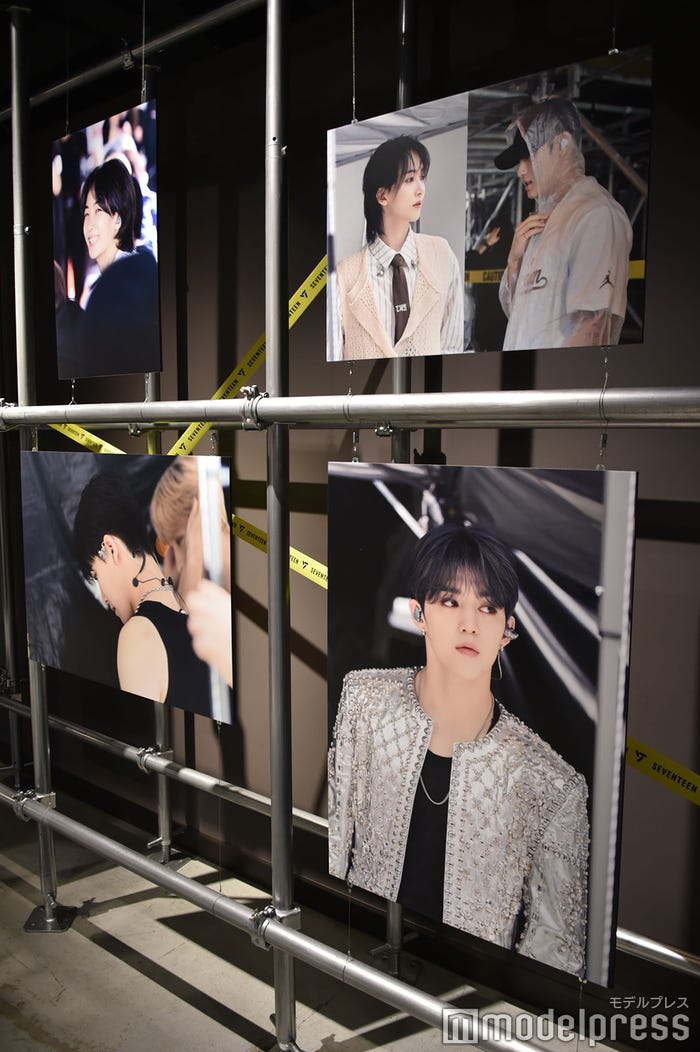 SEVENTEENバックヤード再現空間で展示(C)モデルプレス