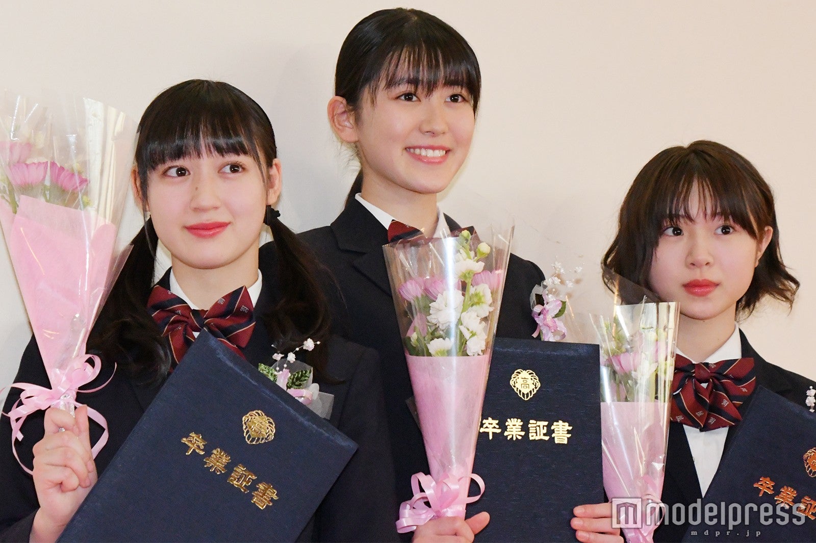 （左から）松田莉奈、小澤奈々花、籠谷さくら （C）モデルプレス