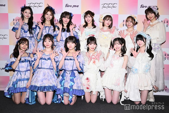 (後列左から)橋本萌花、一条カオリ、前垣さら、丸山蘭奈、瀬乃まりん、川岸瑠那、阿部かれん(前列左から)星野ティナ、谷屋杏香、さくらもも、澪川舞香、中本こまり、小野寺梓(C)モデルプレス