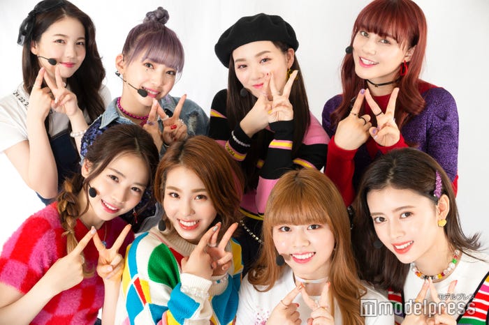 (後列左から)AYAKA、MAYUKA、RIO、NINA(前列左から)MAYA、MAKO、RIKU、RIMA (C)モデルプレス