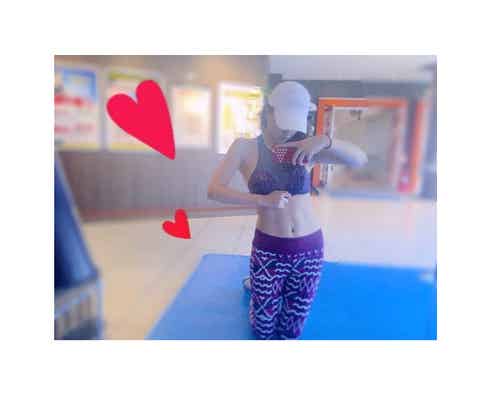 久住小春の美腹筋に反響「割れてる」「ムキムキ」