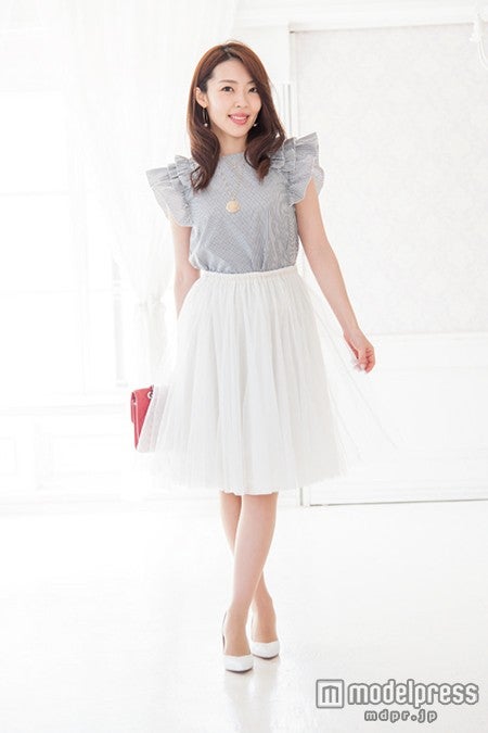 一気に春らしくなるチュールスカート／「saita」5月号より／画像提供：セブン＆アイ出版