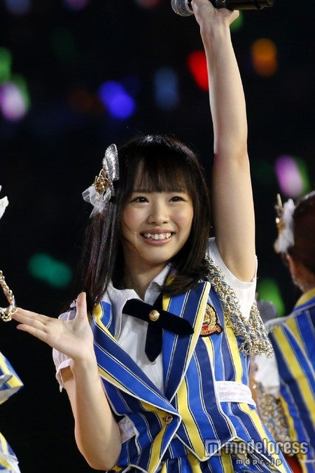 松村香織／「AKB48 2013 真夏のドームツアー～まだまだ、やらなきゃいけないことがある～」ナゴヤドーム公演初日より（C）AKS