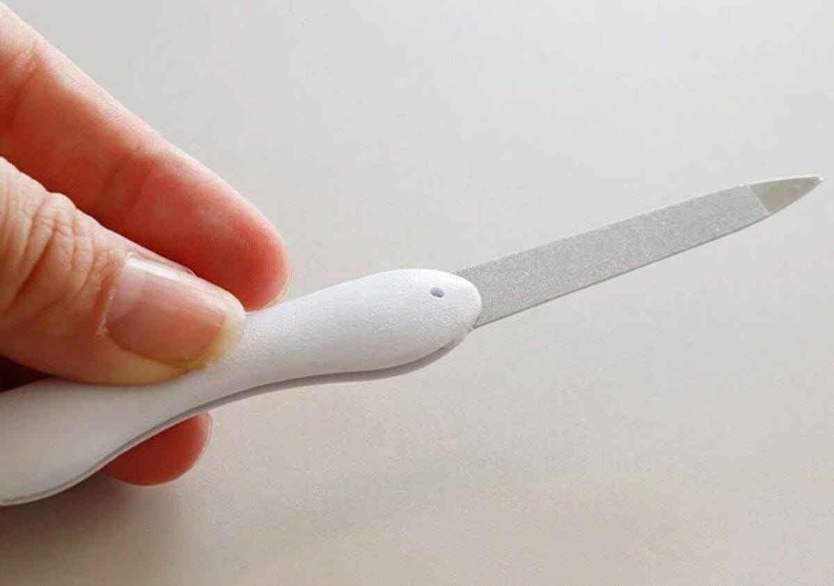 ダイソー 折りたたみネイルファイル ダイソーの折りたたみネイルファイルのビジュアル