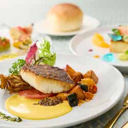 レディたちに捧げるボアット・ア・ビジュー 〜愛の宝石箱〜(魚) /画像提供:ユニバーサル・スタジオ・ジャパン