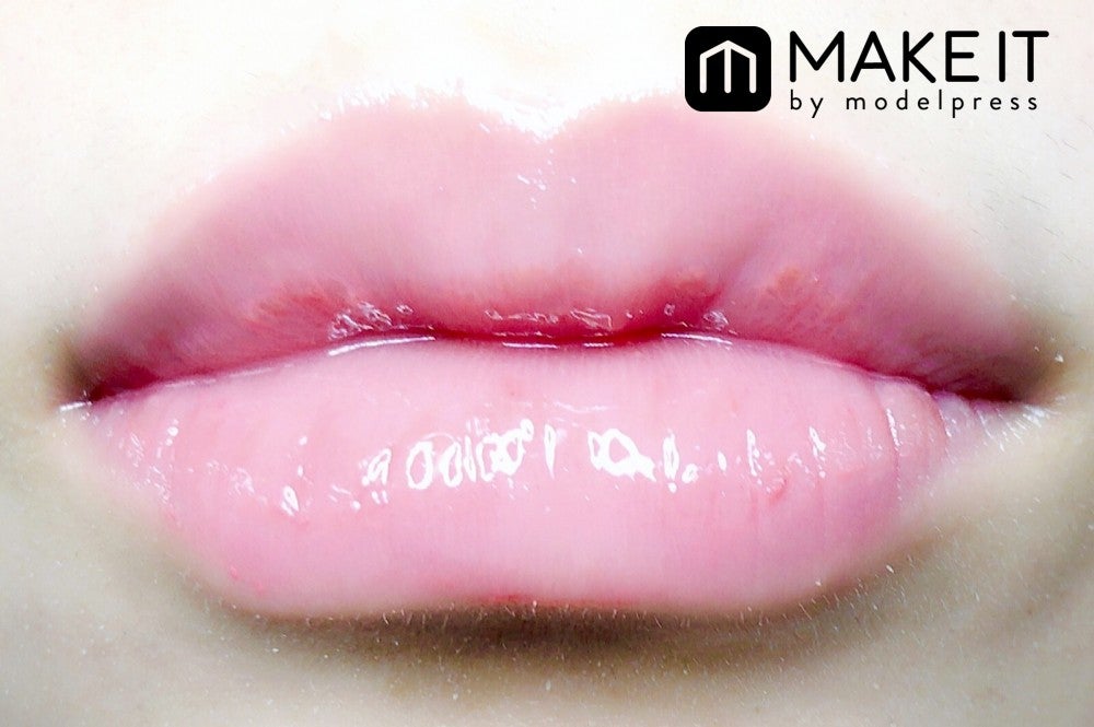 【リンメル】「オーマイグロス」“001 クリア”をピンクリップに重ねて使用 (C)メイクイット