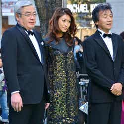 グリーンカーペットをウォーキングした山田優