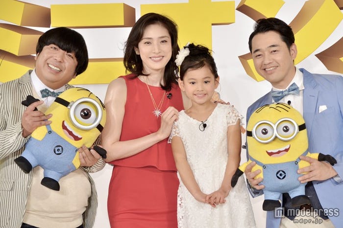 左より:日村勇紀、天海祐希、藤田彩華、設楽統