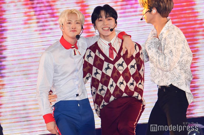 PENTAGON (C)モデルプレス