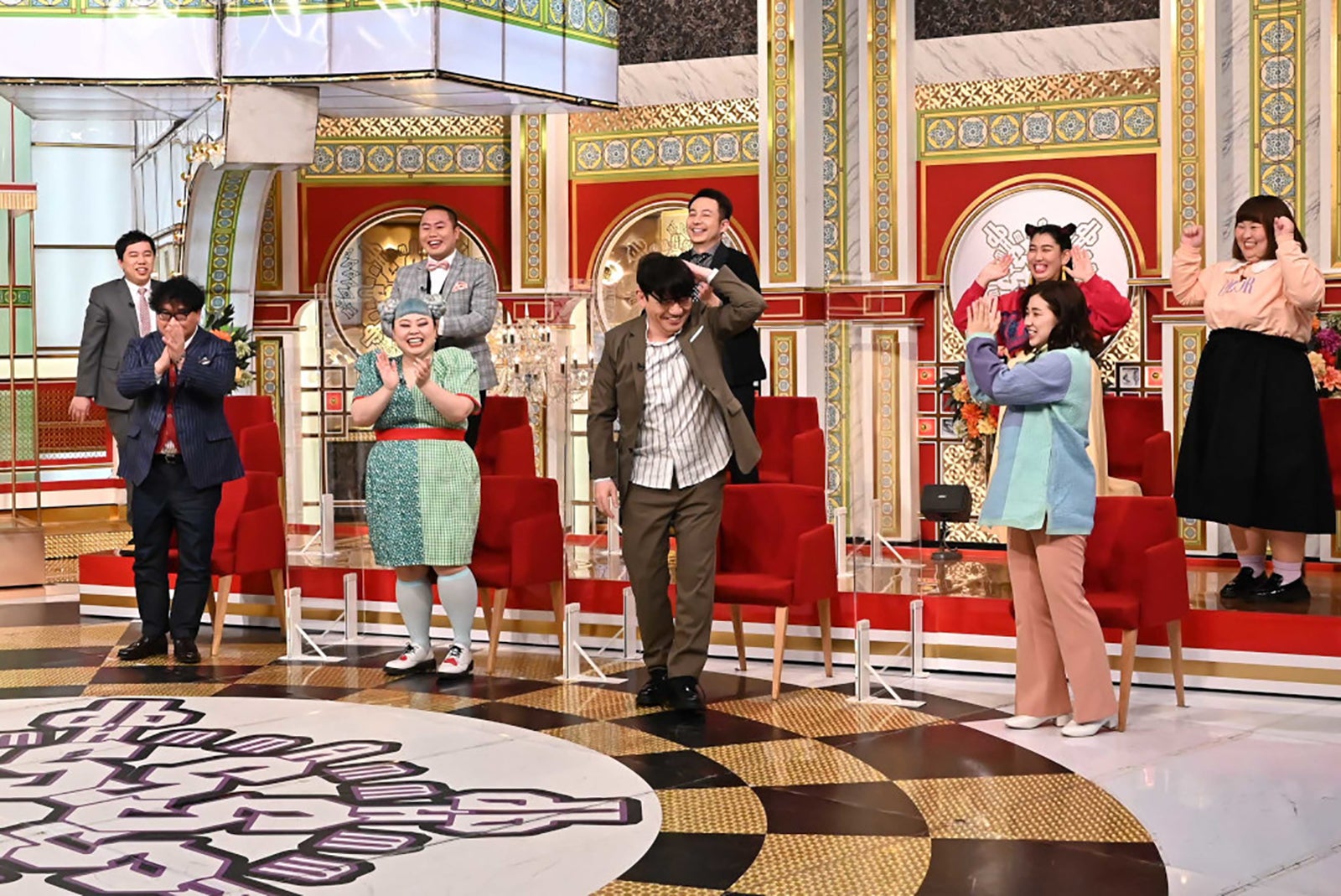 （上段左から）せいや、岡部大、坪倉由幸、ゆめっち、かなで（下段左から）竹山隆範、渡辺直美、飯尾和樹、福田麻貴 （C）TBS