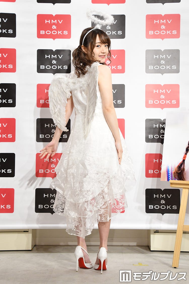 画像4 32 尾崎由香 天使コスで美脚あらわ メイド デビルも披露で コスプレにハマりました モデルプレス