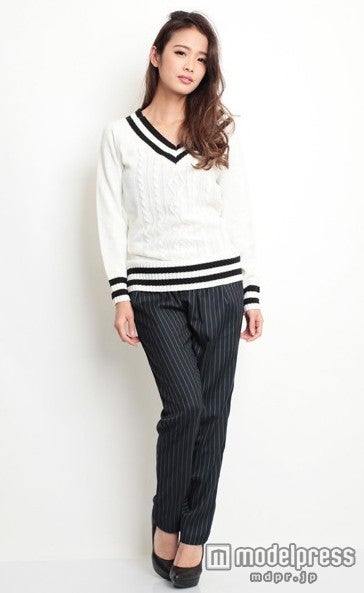 SEXYにも着こなせる大人女子のチルデンニット　画像提供：「lovca」2,990円（税込）