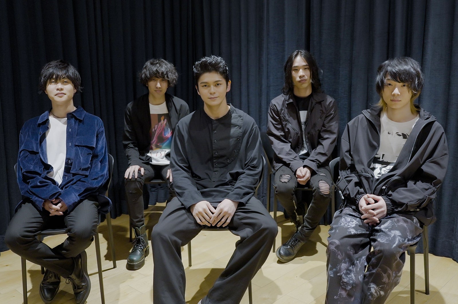 眞栄田郷敦（中央）、神はサイコロを振らない （C）NTV