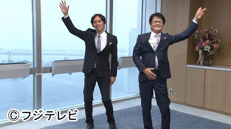 (左から)常務取締役の大多亮、フジテレビ代表取締役社長の亀山千広